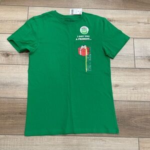 Green Graphic Tee with Gift Print Christmas Shirt Size Small Cotton Athletic Fit